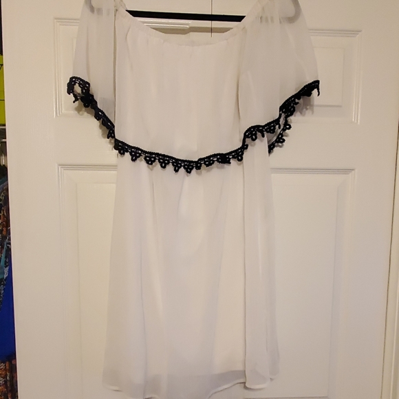 SHORT OFF SHOULDER WHITE DRESS - Picture 1 of 3